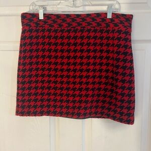 Tommy Hilfiger Elegant Red and Black Houndstooth Mini Skirt